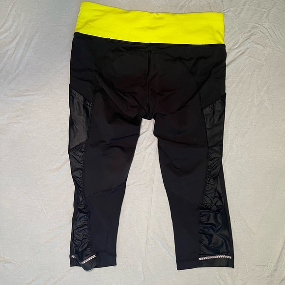 Lululemon Black and Green Leggings Size 6 - Picture 2 of 5